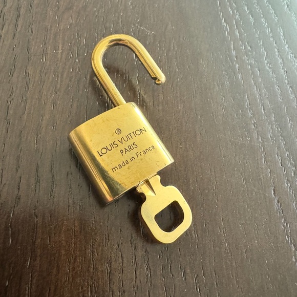 Louis Vuitton Accessories - Gorgeous Louis Vuitton Lock And Key 🔐
